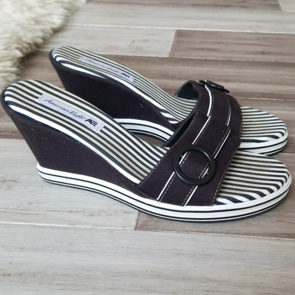 AE Wedge Sandals - Picture 2 of 7